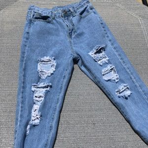Ripped Mom/ Boyfriend Jeans